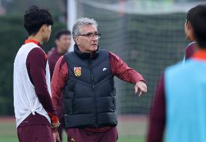 媒体人：伤停是国足目前最大的问题 六月份客场对印尼是重中之重